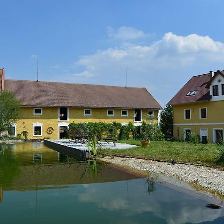 Statek Lunikov Villa Zizice Esterno foto