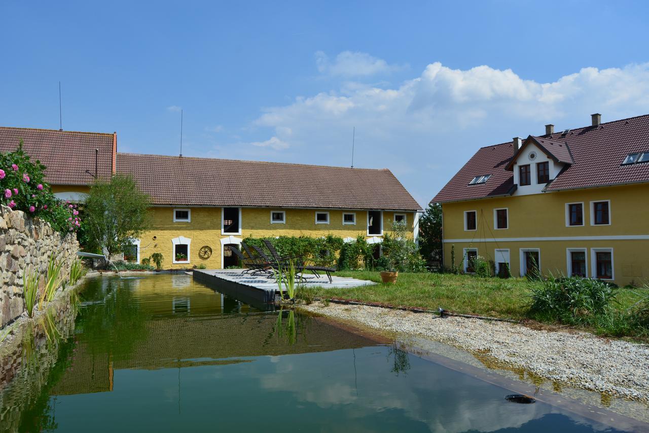 Statek Lunikov Villa Zizice Esterno foto